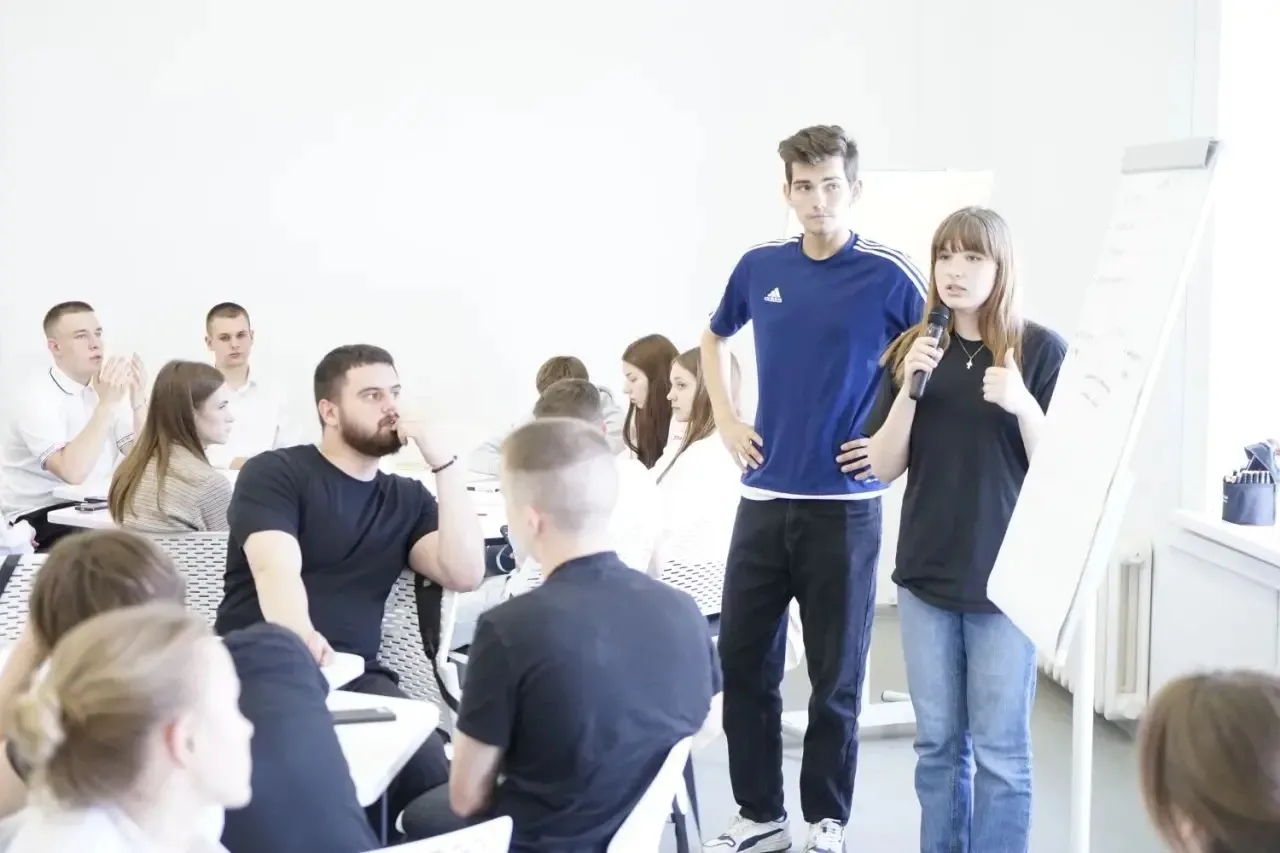 🤝 Проект под названием «Мы»  🎓 Студенты ПривГУПС в ходе межвузовской панельной дискуссии «Укрепление