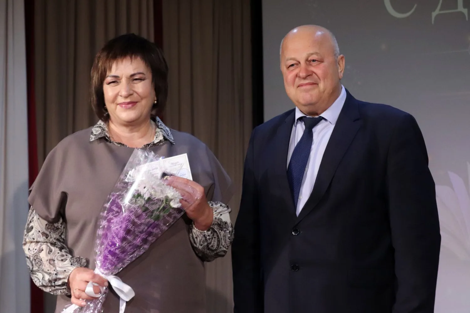 Учитель Большеанненковской школы Галина Новикова удостоена нагрудного знака «Почётный р...