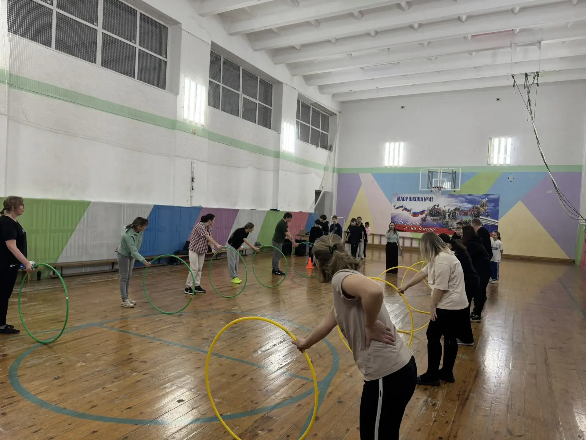 Весёлые старты для родителей и учащихся 6б класса Школы № 41  16 декабря ученики 6б класса вместе с 