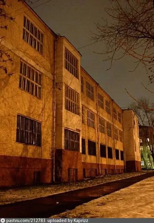 Старая школа №424 на Солдатской улице.