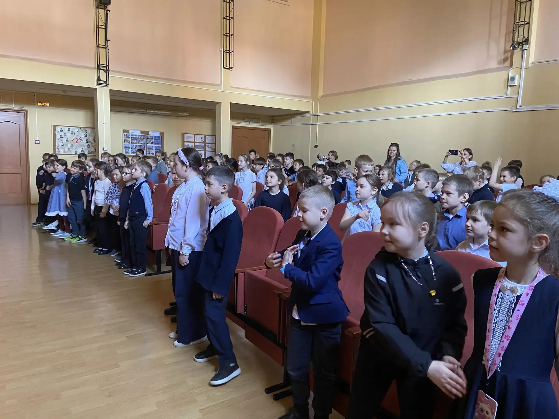 🚦 Безопасные каникулы: как Мишутка и Маша учили Мурзика уму-разуму!  🎭 В преддверии летних каникул в