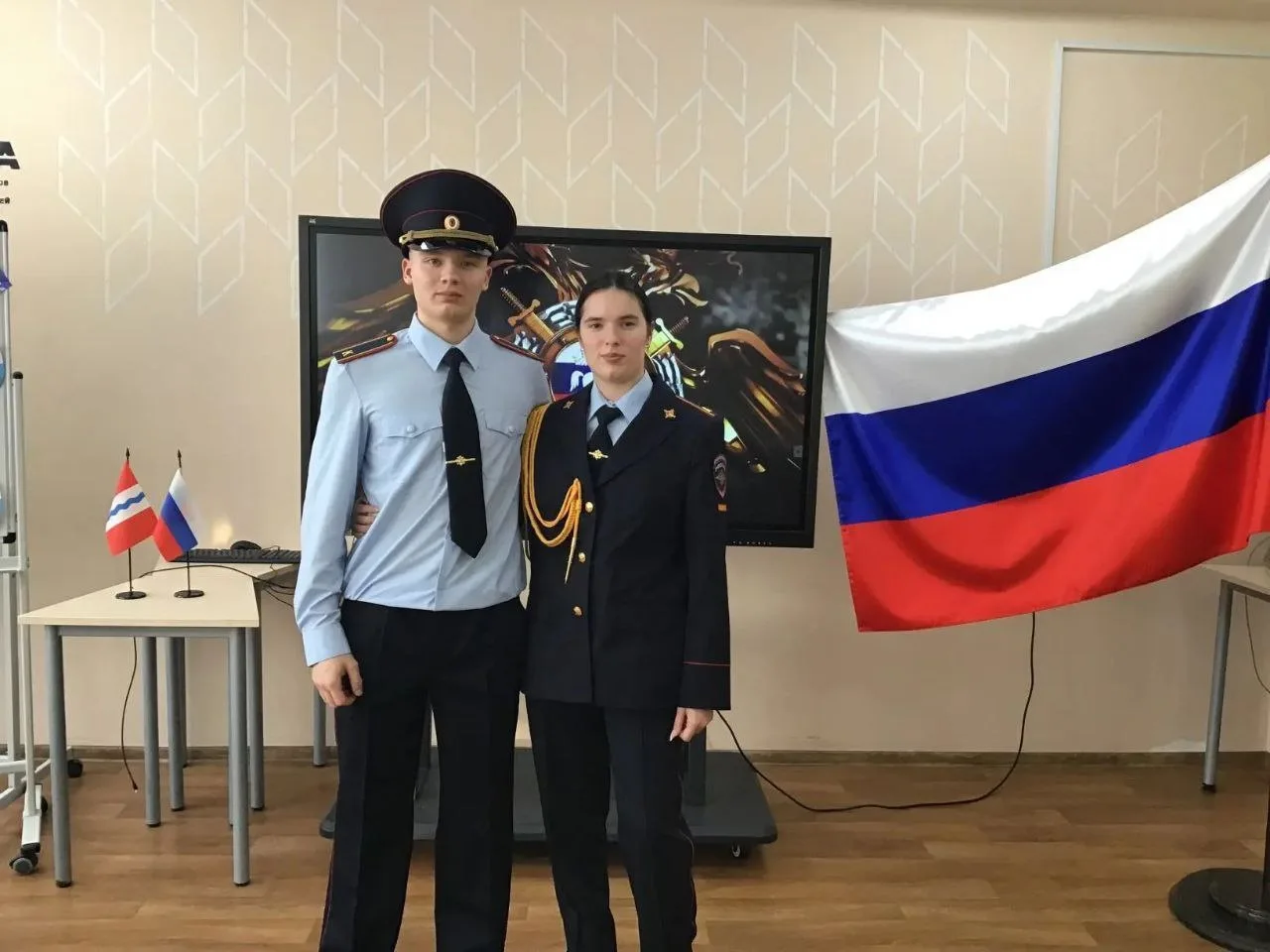 💯 В гостях у школы — курсанты Омской академии МВД России. 🇷🇺