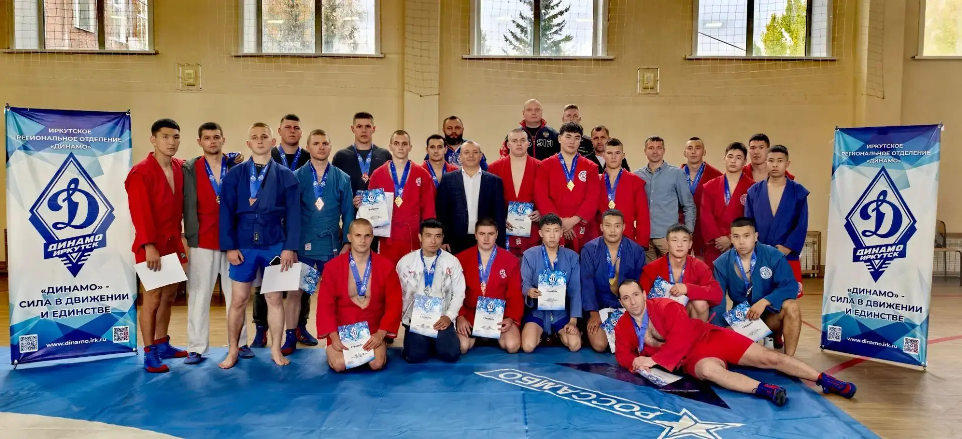 Яркие поединки иркутских динамовцев на борцовском ковре.