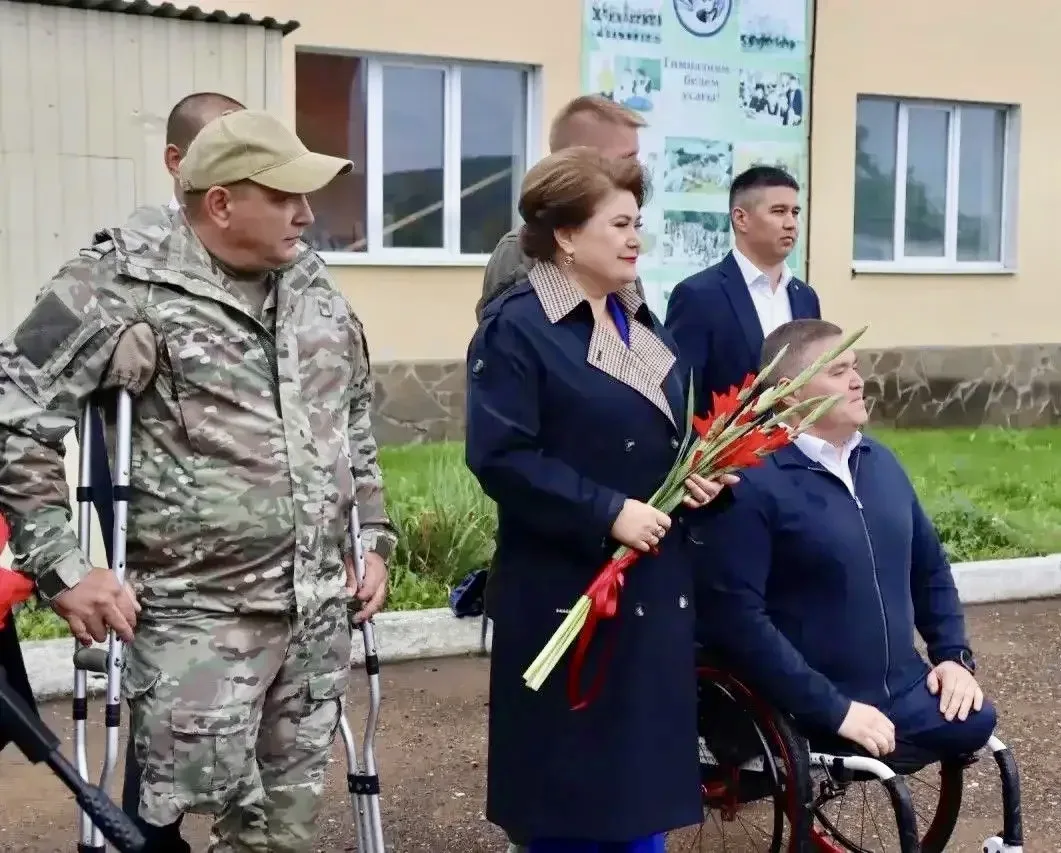 Бөгөн республиканың бөтә мәктәптәрендә лә Белем көнөнә бағышланған байрам саралары үтә....