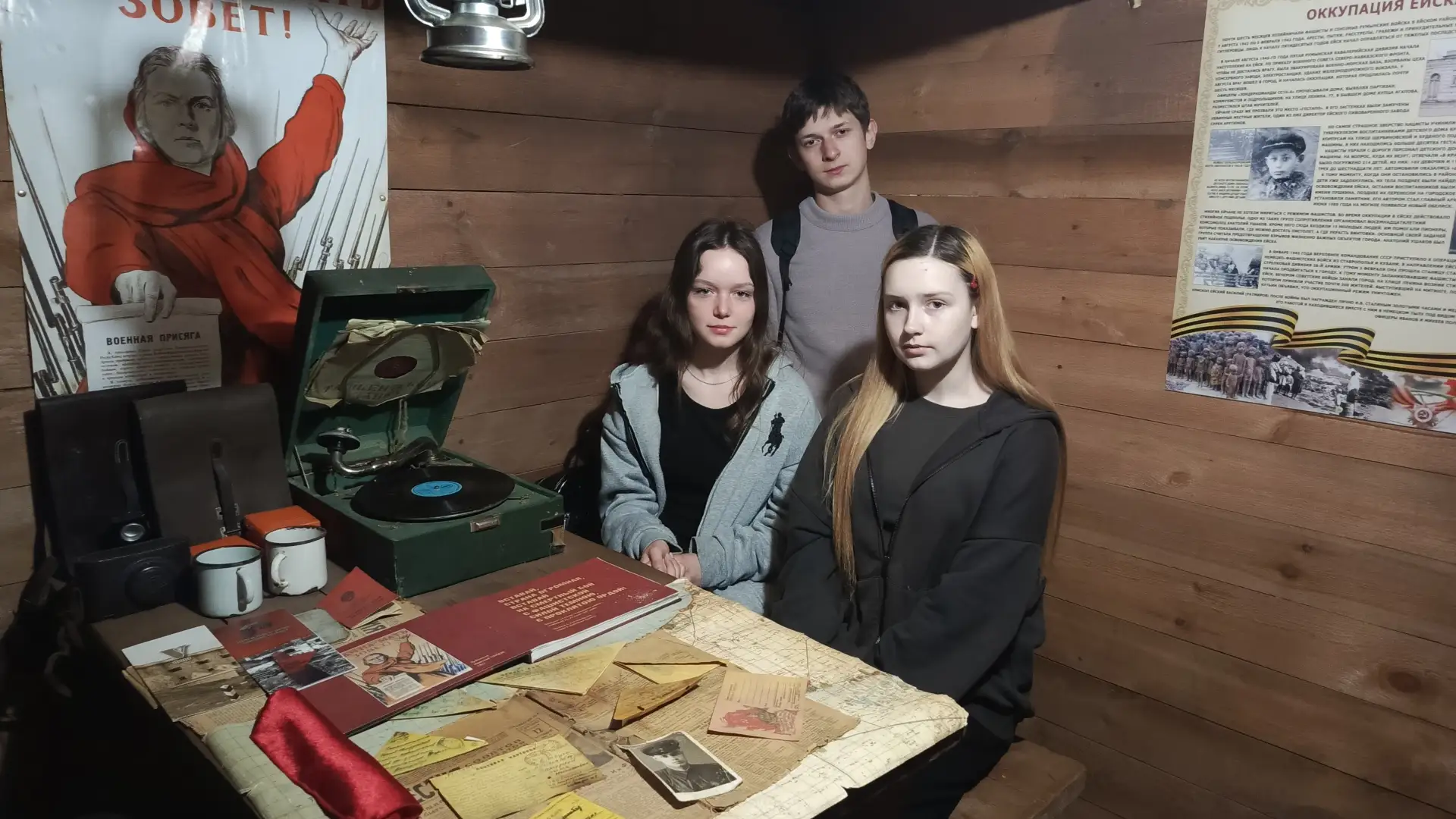 👥 Студенты ЗУ-21 группы (куратор Н. А. Корж) и ЗУ-22 группы (куратор В. В. Лазарев) отделения профес