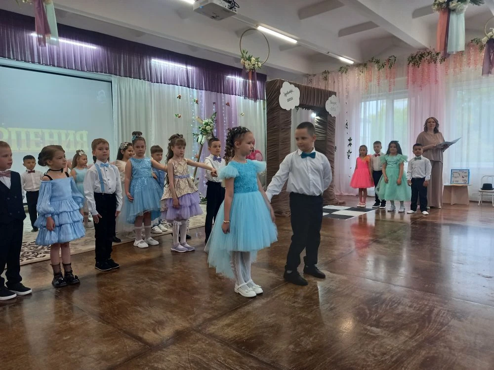 Вот и закончились выпускные праздники в детском саду "Золушка".