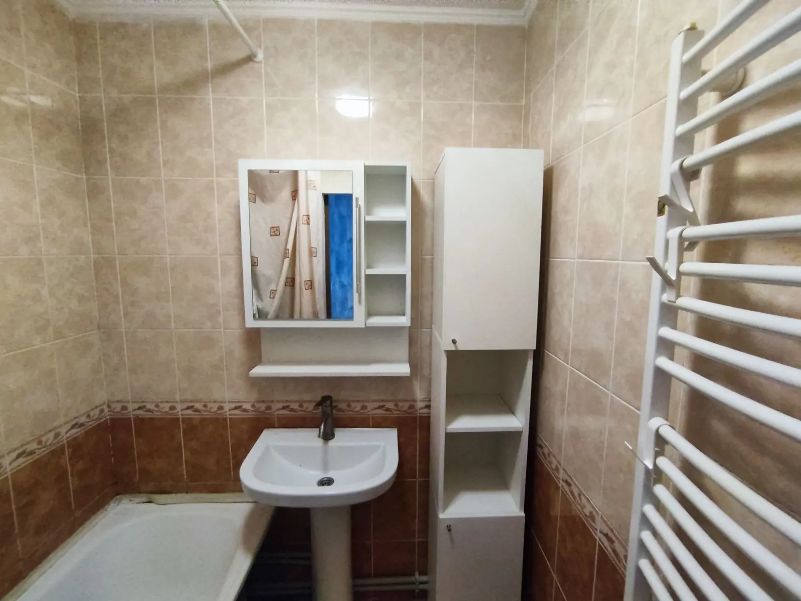 Продам СРОЧНО!!! 3-х комнатную квартиру, трёшку, без мебели, пгт. Раздольное, Раздольненского района