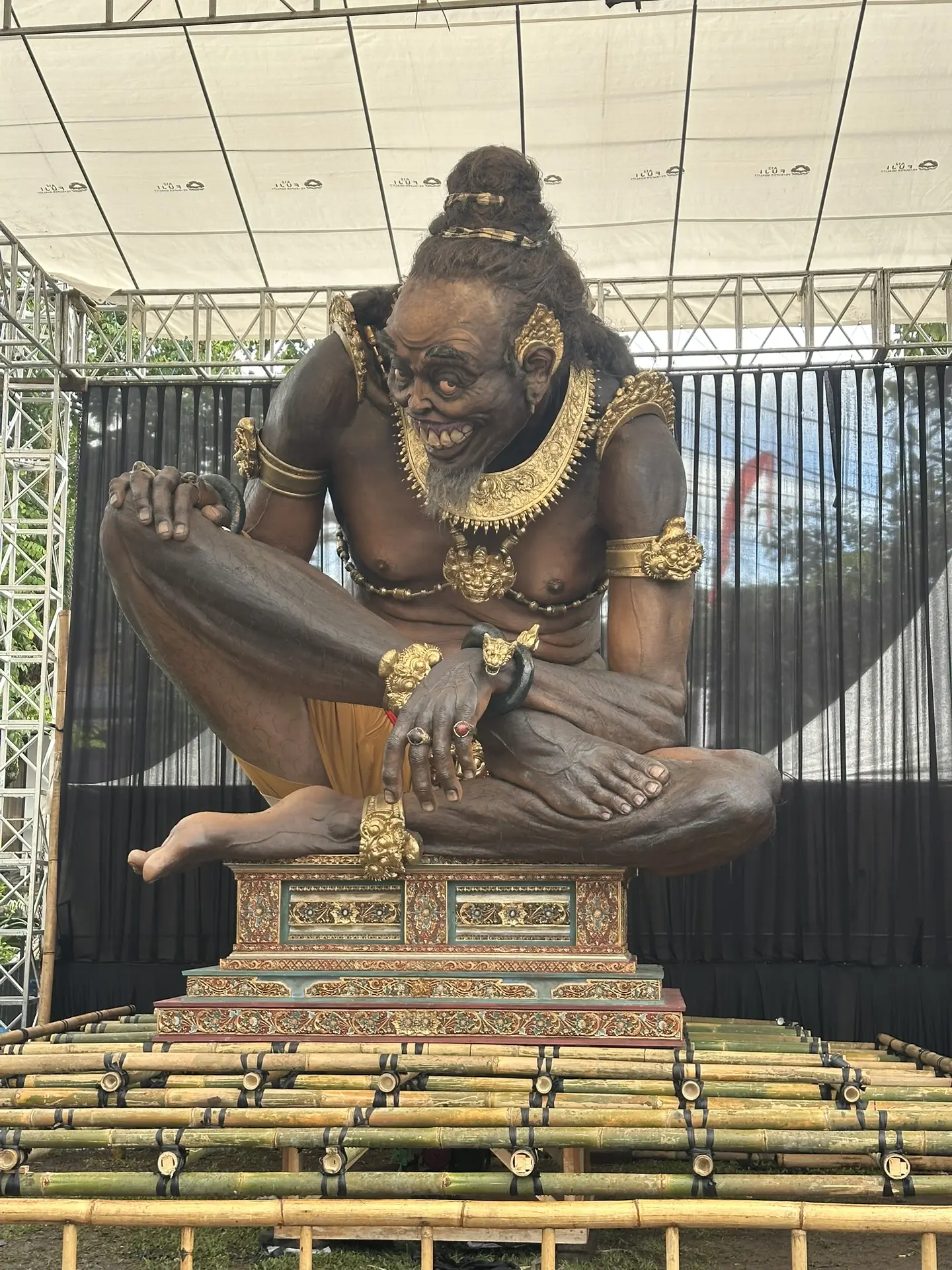 Сегодня на Бали — День тишины (Nyepi) 🤍  Сразу скажу: все посты, которые сегодня будут — я написала 