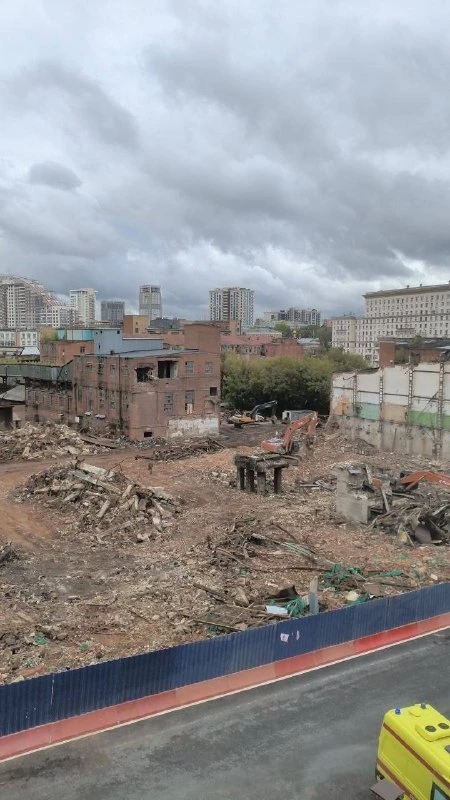 🏭 Часть зданий Электрозавода уже снесли — фото и видео публикуют москвичи.