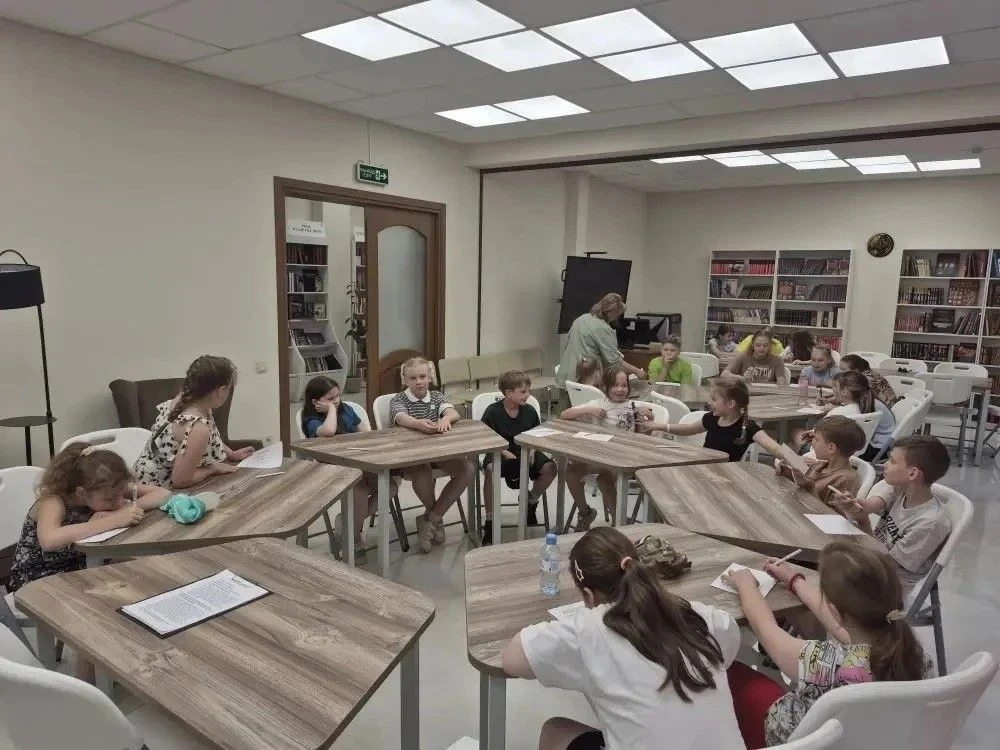 🌿 Эко‑урок в библиотеке «Компас»: юные друзья природы изучают экологические правила! 🌿Сегодня моде