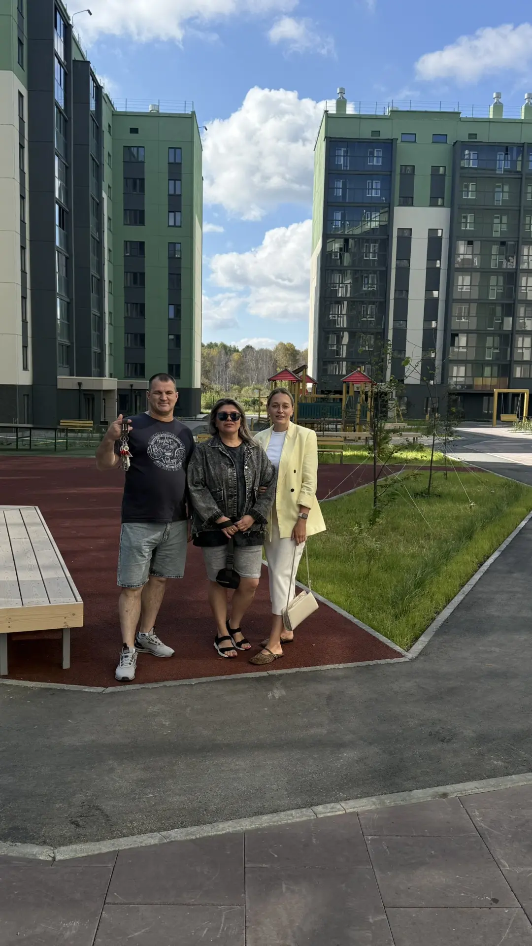 Вчера получили ключи от квартиры.