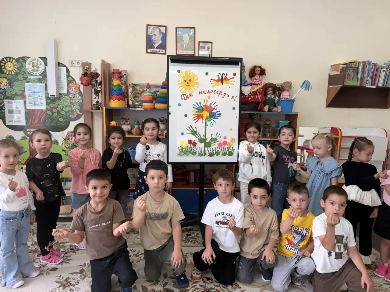 В группе «Колокольчики» прошла познавательная беседа на тему «День милосердия». Воспита...