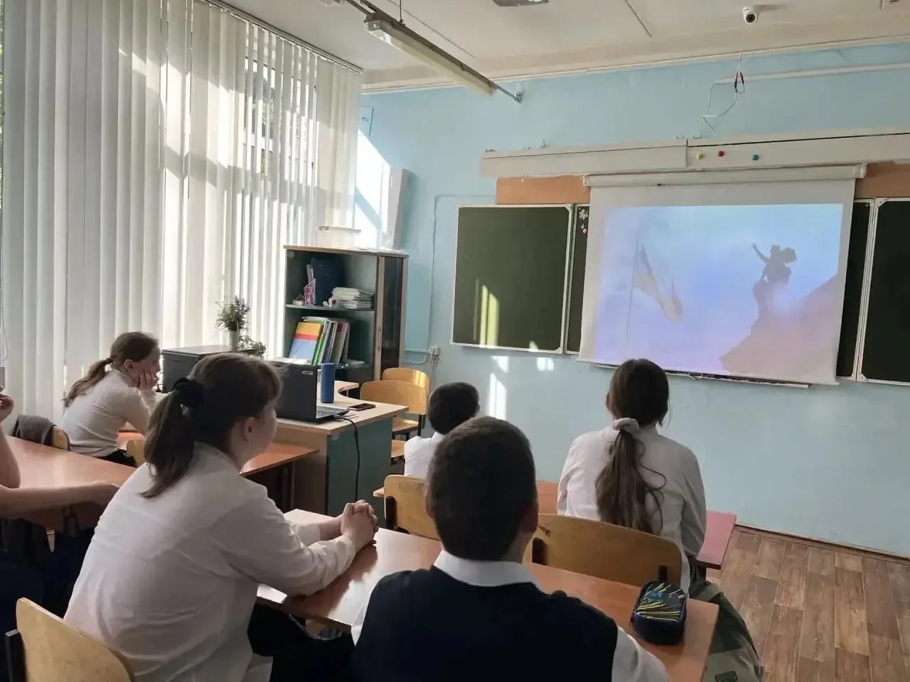 🇷🇺 О главном на понедельник: «Разговоры о важном» и торжественная линейка в МОУ СОШ № 12  Новая учеб