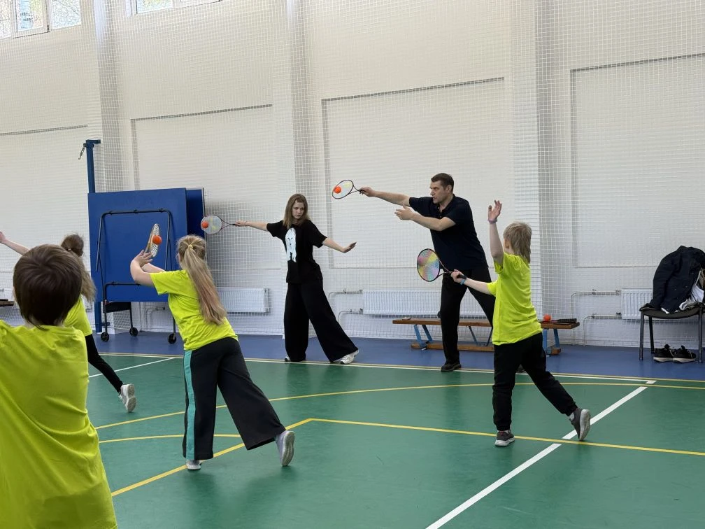 🎾Встреча с профессионалами ролибола на площадке Ударников!  21 апреля в нашей гимназии прошло особен
