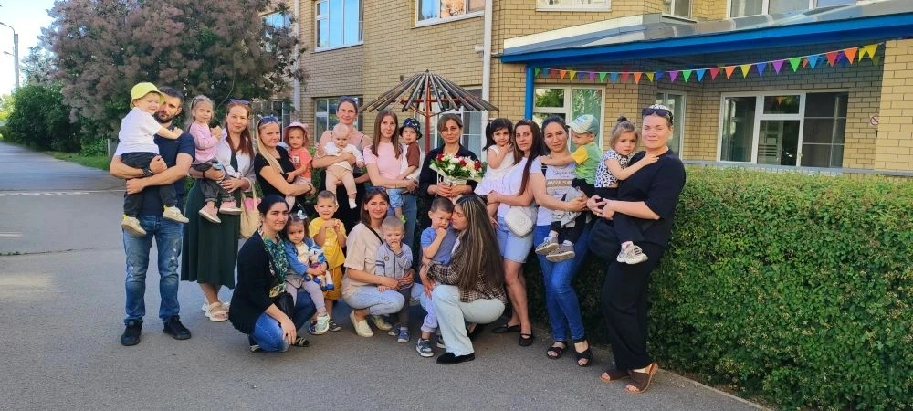 🎉 **Мини‑выпускной: прощание с ясельной группой и шаг в новую жизнь!**  

Вчера в нашем детском сад