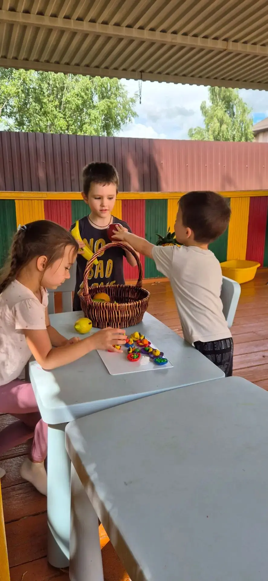 ☀️ Витаминное лето в группе «Морячки»! 🍓🍍Сегодня ребята превратились в настоящих шеф-поваров и ску