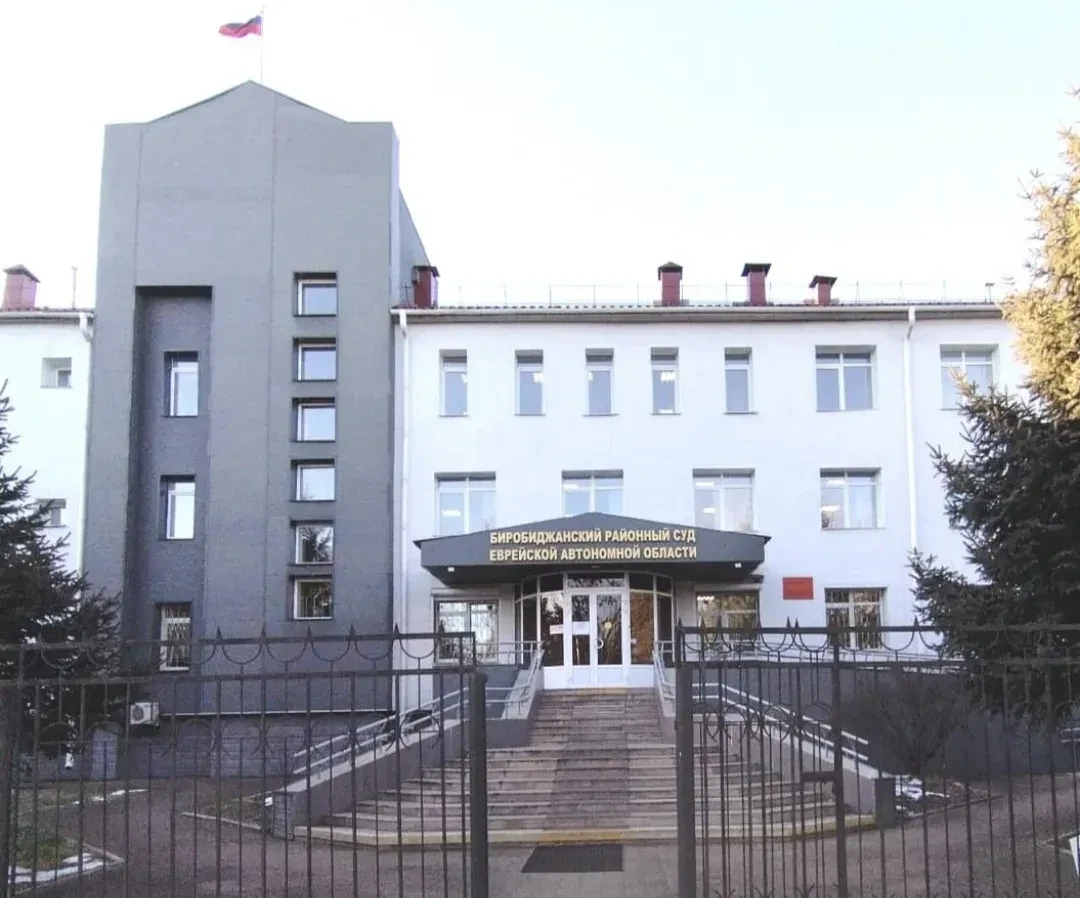 С учетом позиции прокурора жителю областного центра установлены дополнительные ограниче...