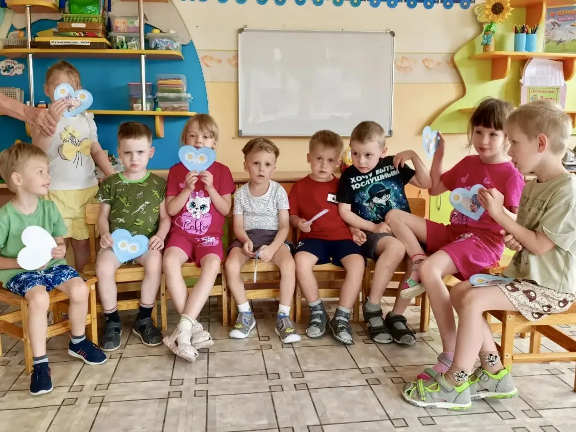 👨‍👩‍👧‍👦"Семья — это самое уютное и тёплое место на Земле!

🌸 8 июля День семьи, любви и верност