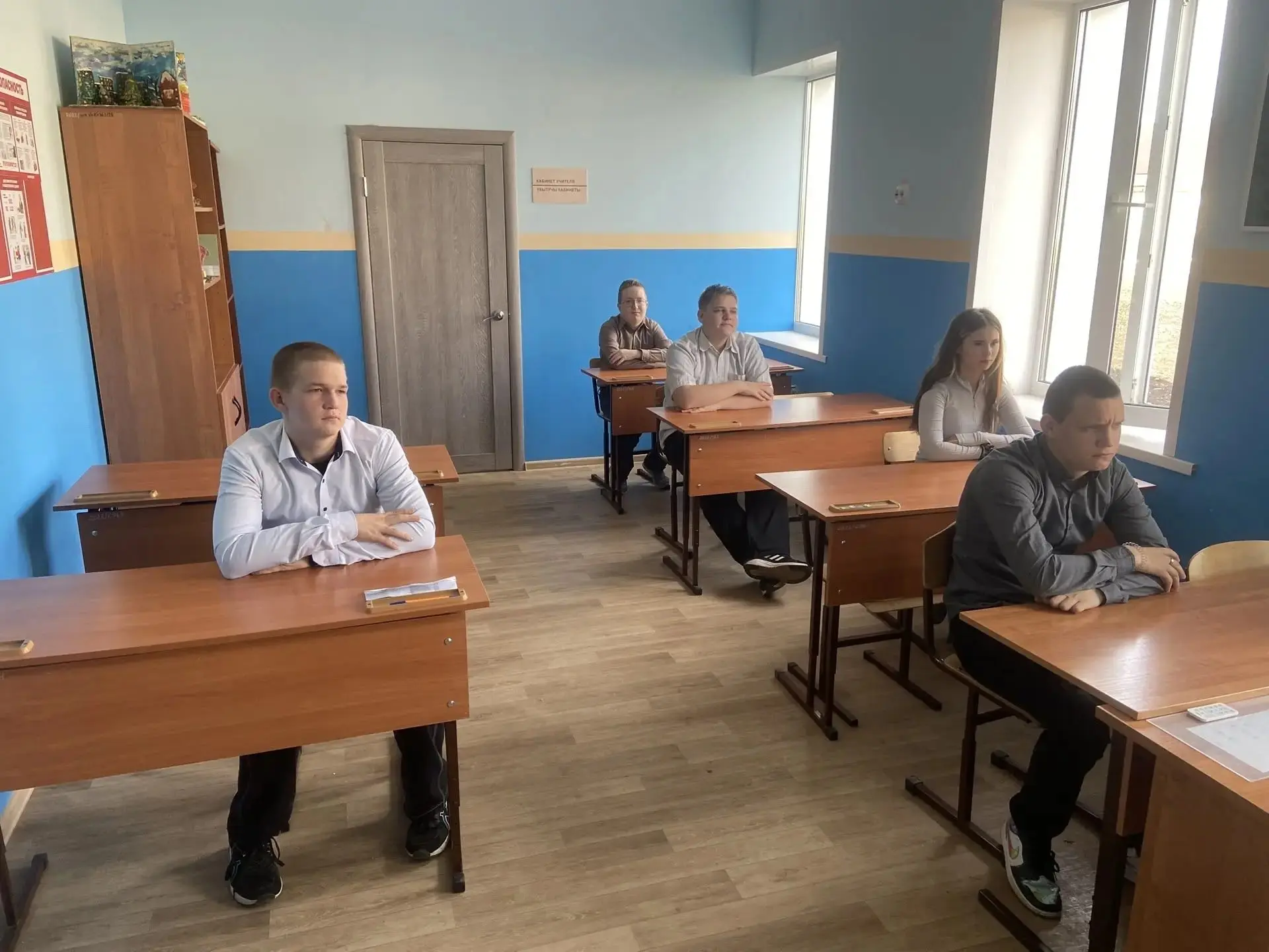 В 9 Б классе Гариев Г.Г. провёл Единый урок на тему «Казань – культурная столица исламского мира». Р