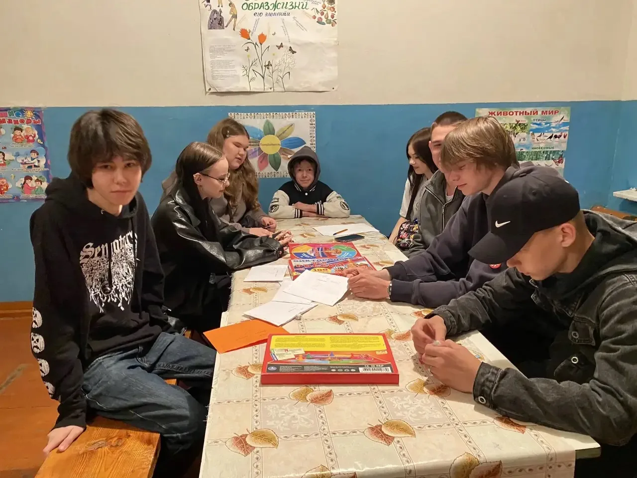 Петровский сельский клуб провел  познавательную викторину «Вся Россия». В ходе мероприятия участники