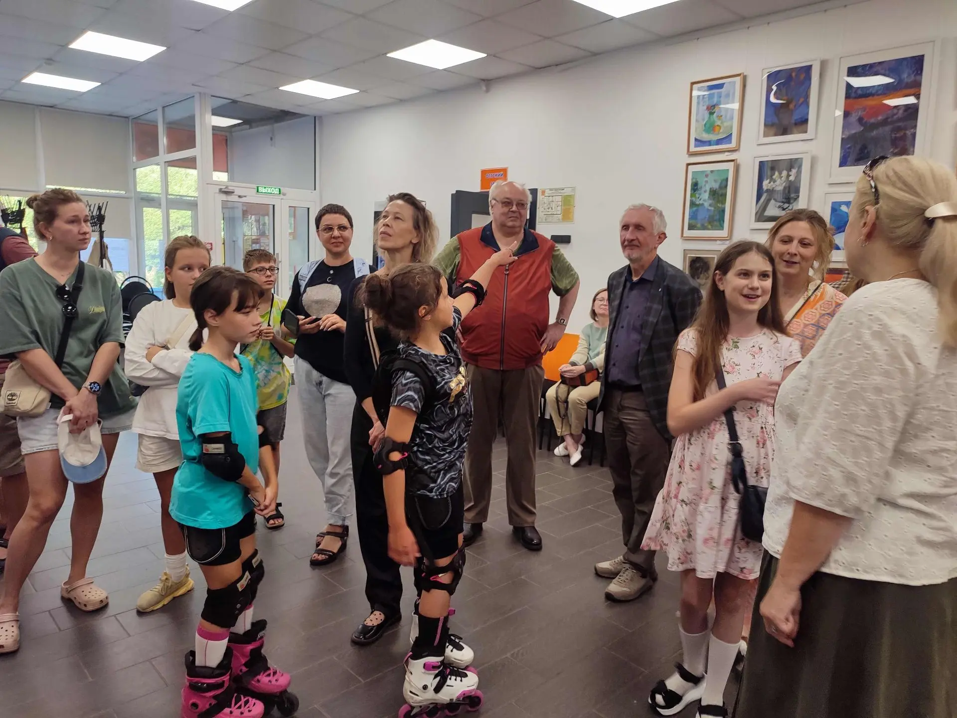 🎨🖼 1 сентября в стенах Черноголовской библиотеки состоялась презентация выставки детс...
