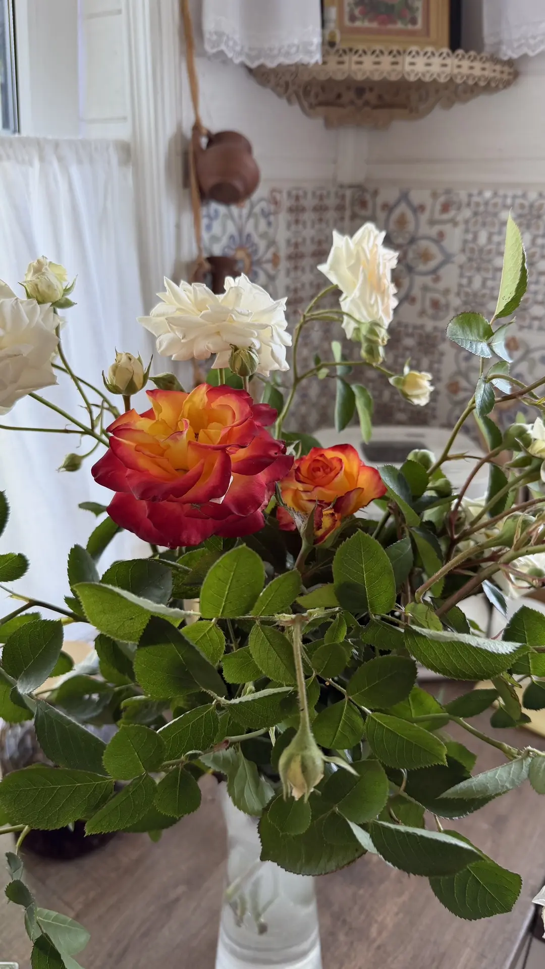 Розы из сада🌹собрала небольшой букетик
