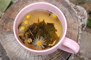 УСПОКОИТЕЛЬНЫЕ ЧАИ 🍵

Успокоительный травяной чай при нервном возбуждении

Смесь: 2 ч.л. листьев мя
