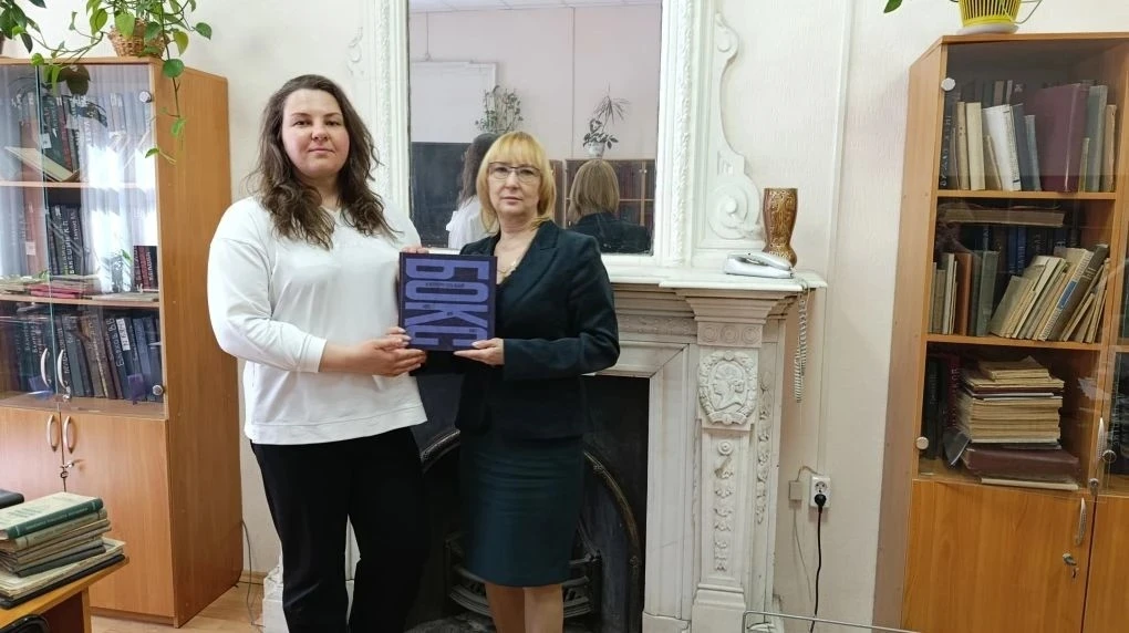📖🥊НА ДВОРЦОВОЙ ПЛОЩАДИ ПРЕЗЕНТОВАЛИ КНИГУ О РАЗВИТИИ БОКСА В САНКТ-ПЕТЕРБУРГЕ И ПЕРЕДАЛИ ЭКЗЕМПЛЯРЫ 