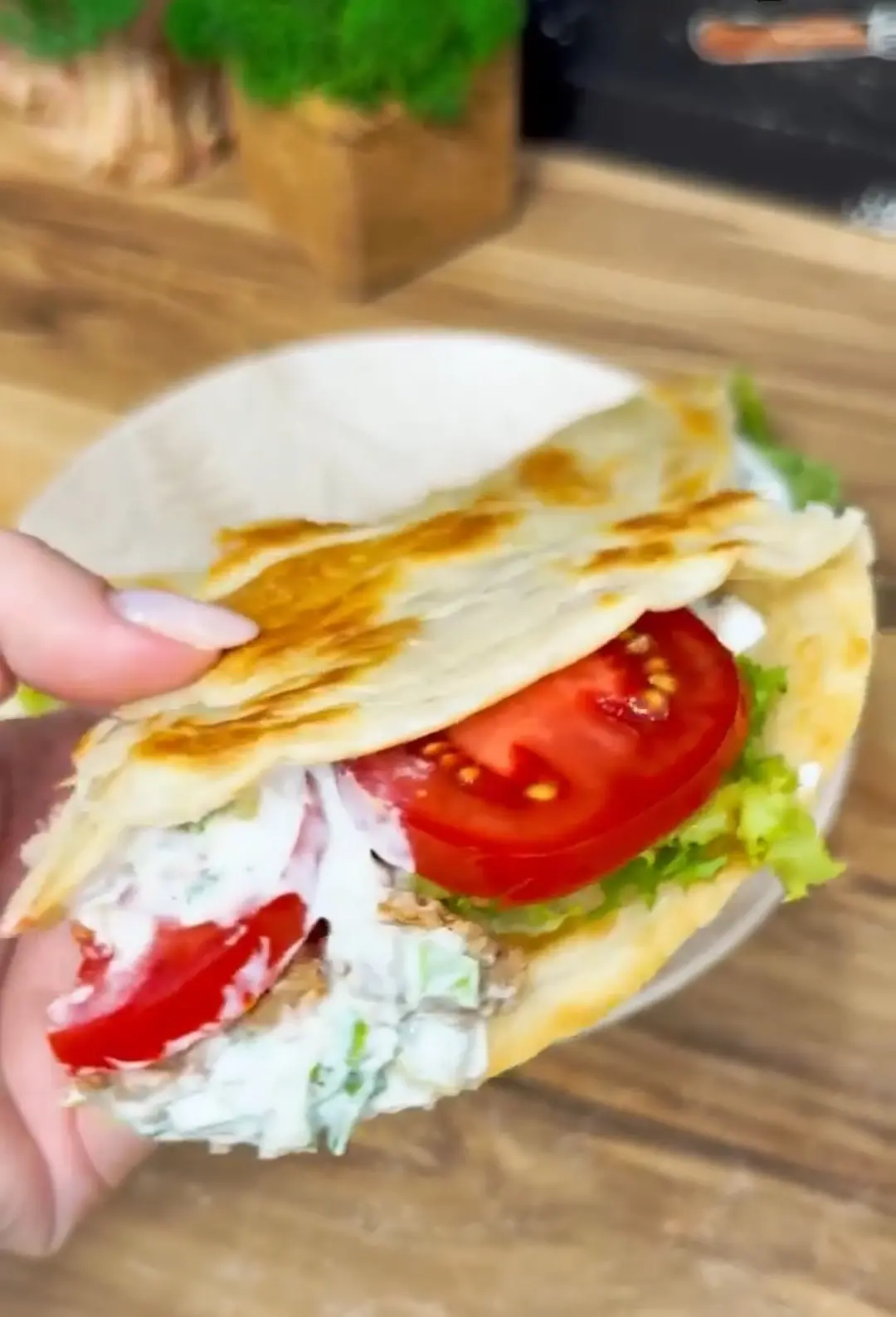 Завтрак: лепешки роти с вкусной начинкой🌮  ✅Лепешки роти - 2шт/190г (покупала в КБ); ✅Говяжий фарш -