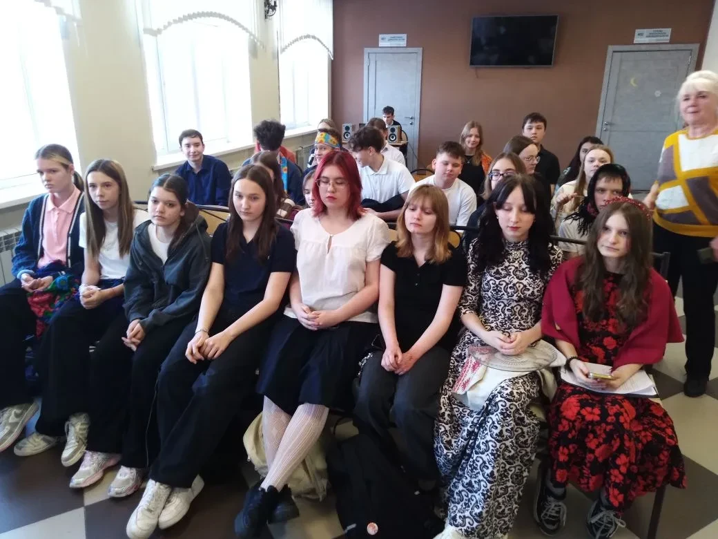 Снова наш небольшой спектакль-концерт: "Театр у микрофона" 16 января "Ты в стороночке не стой - праз