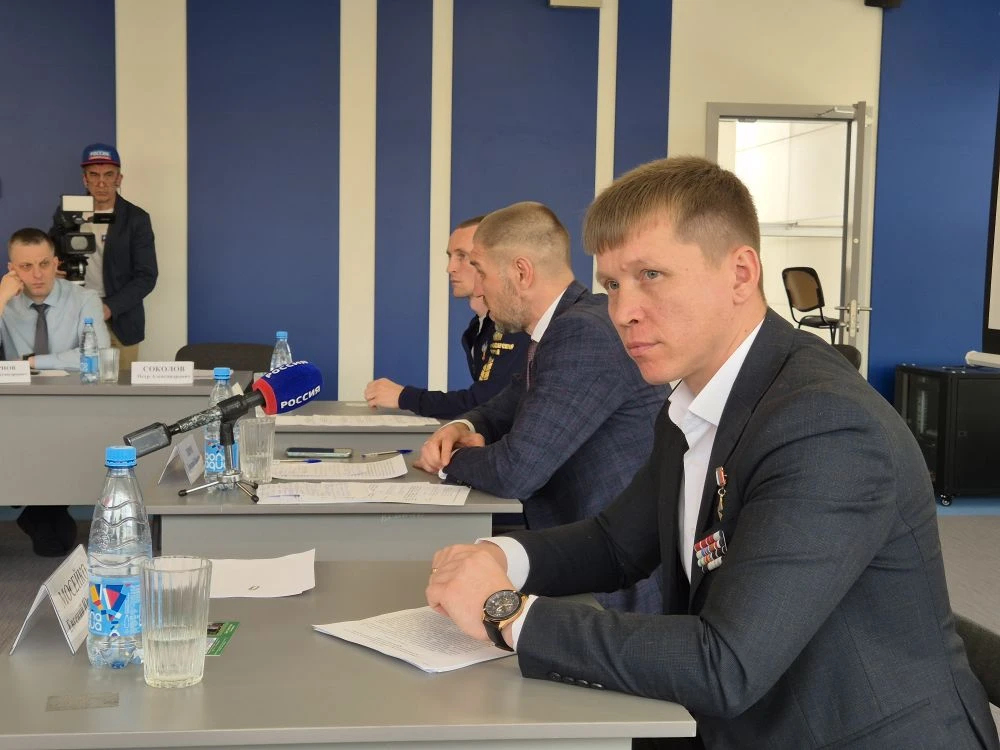 Дмитрий Пирог также обратил внимание на важность взаимодействия работников спортивной о...