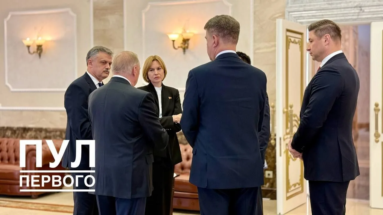 Лукашенко проводит совещание по развитию хоккея

В межсезонье — совершенствование не только спортивн