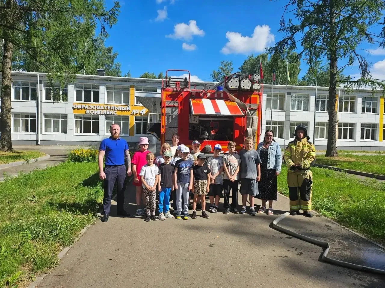 🚨🚒☀Сегодня в МБОУ "Образовательный комплекс №4" корпус №2 совместно с ПЧ- 328 прошла учебная трени