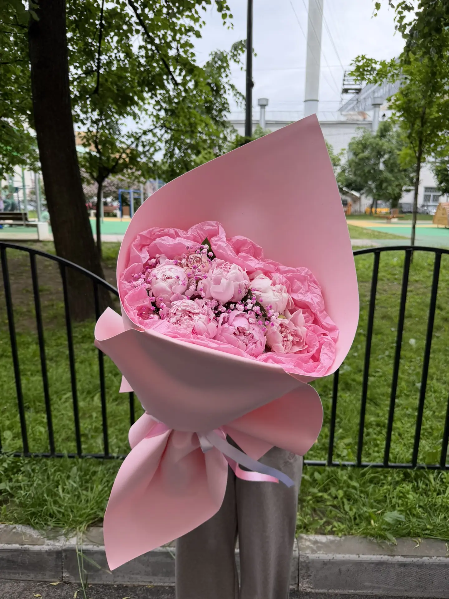 🌸 Кулёк с пионами — нежный и эффектный подарок для любимой девушки. Доставка цветов по Санкт-Петерб