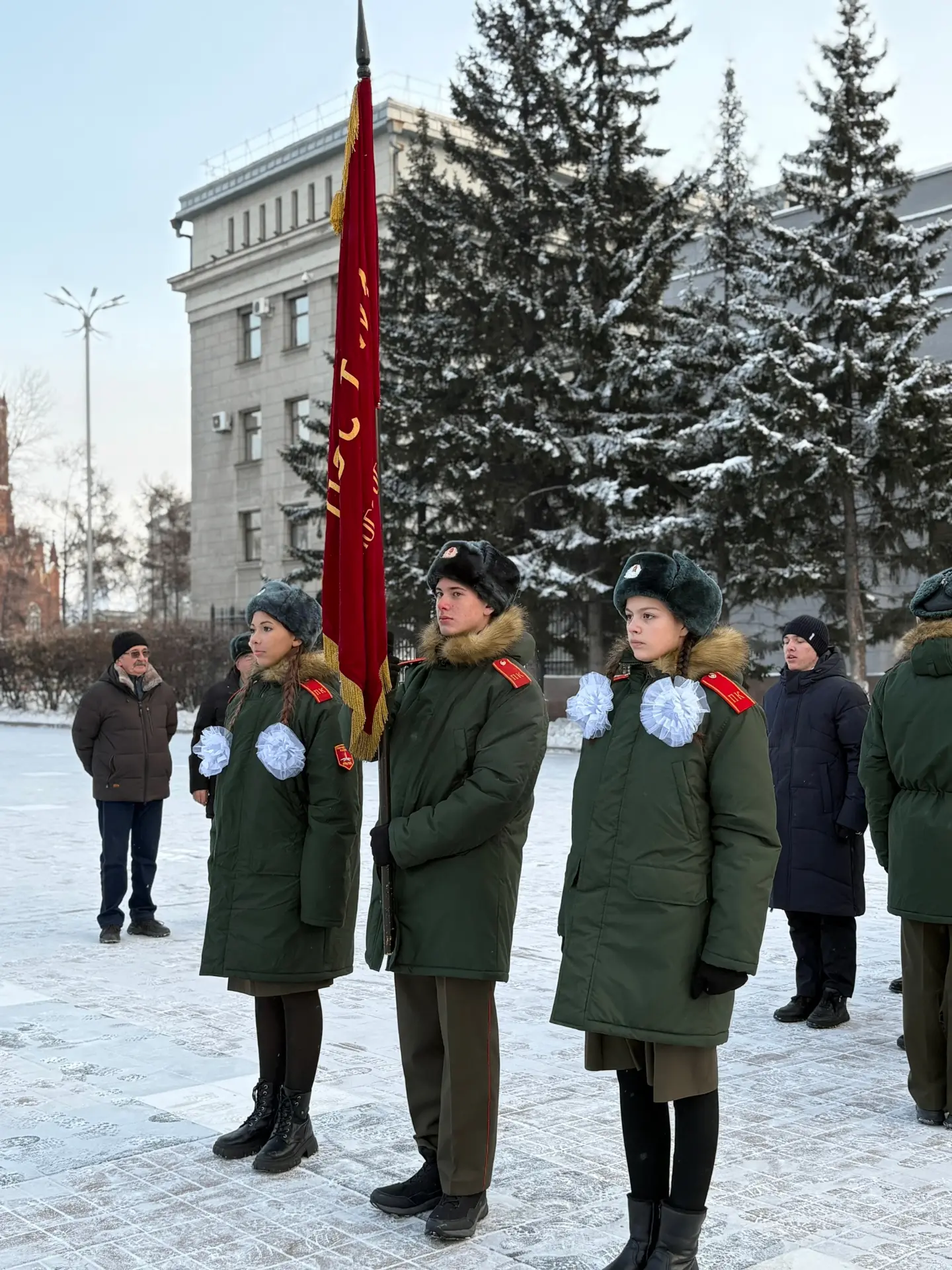 15.12.2025 юнармейцы МБОУ г. Иркутска СОШ №50 с гордостью заступили на Пост №1. Целую неделю караул 