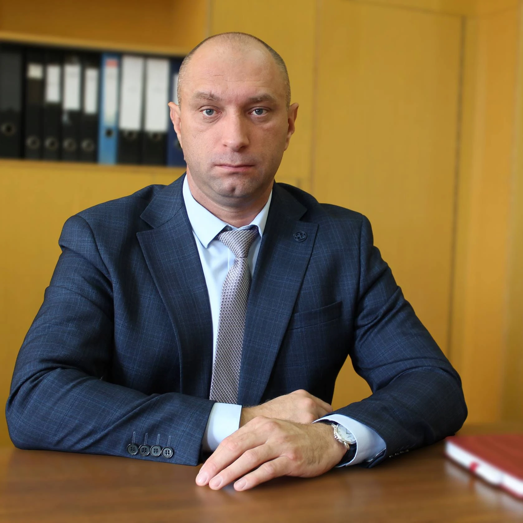 С 1 октября 2026 года временно исполняющим полномочия Главы Чертковского района назначе...