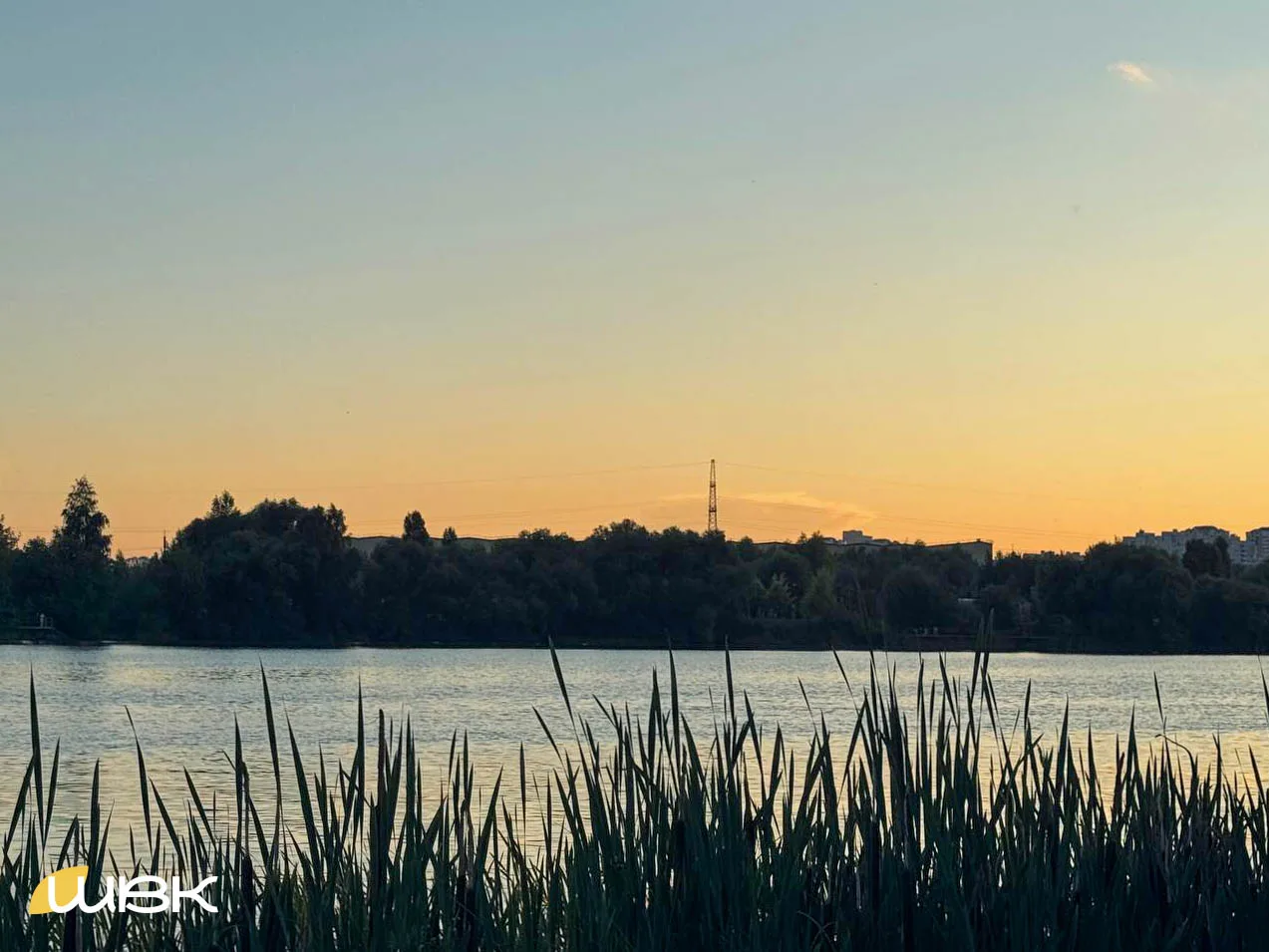 🌥️ Вечереет… 

И пусть сегодня небо затянуто облаками, мы верим, что ваш вечер будет теплым, спокой