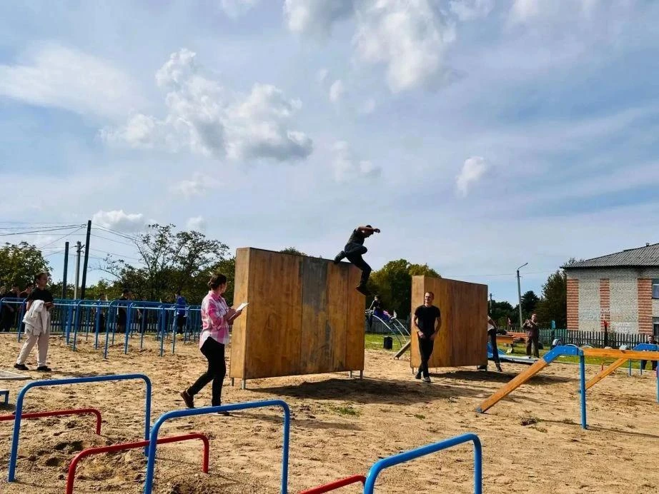 🏸 Современную спортивную площадку открыли в селе Елабуга при поддержке Фонда президент...