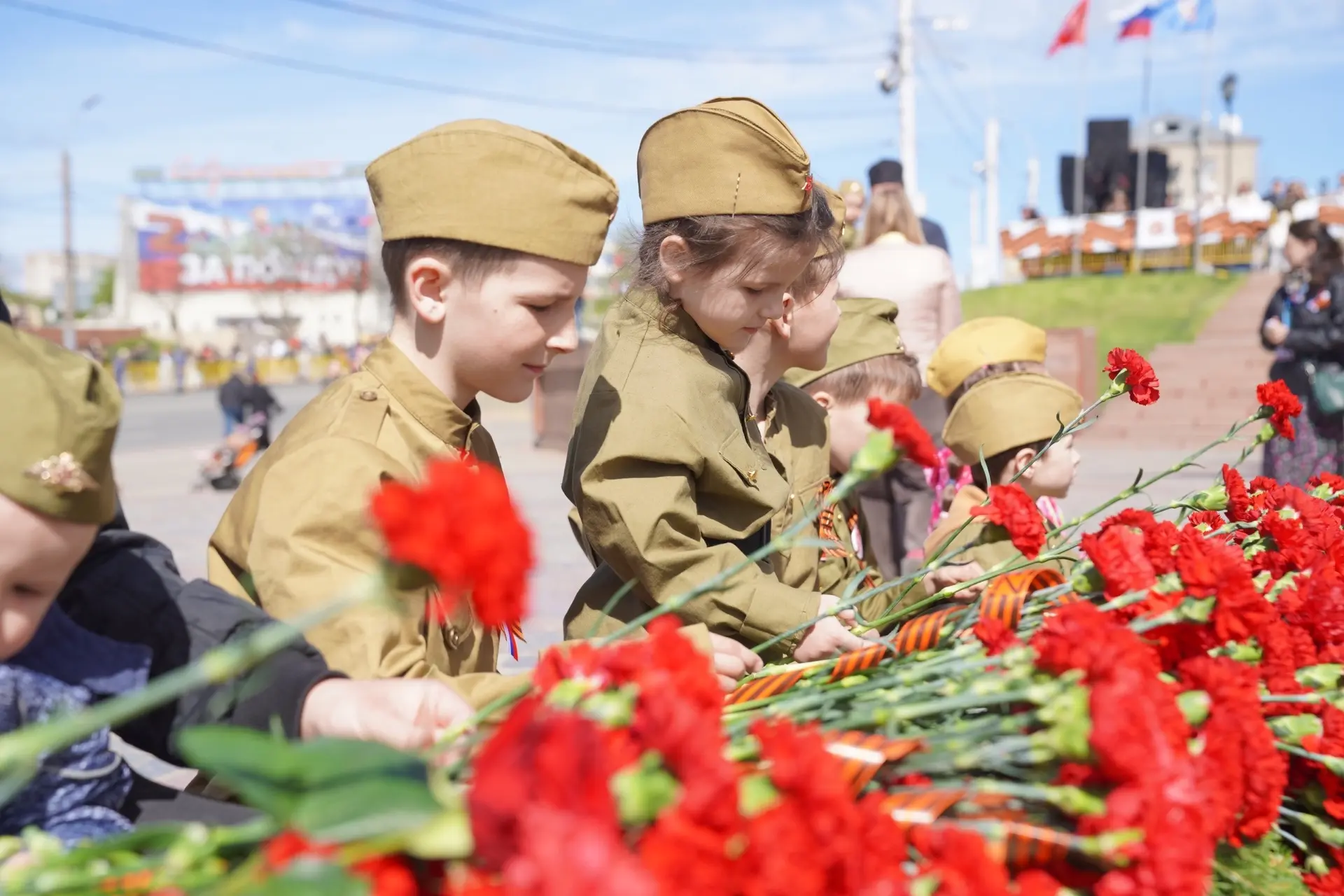 День Победы — священная дата, объединяющая миллионы сердец. Волонтёры Победы берут на себя главную о