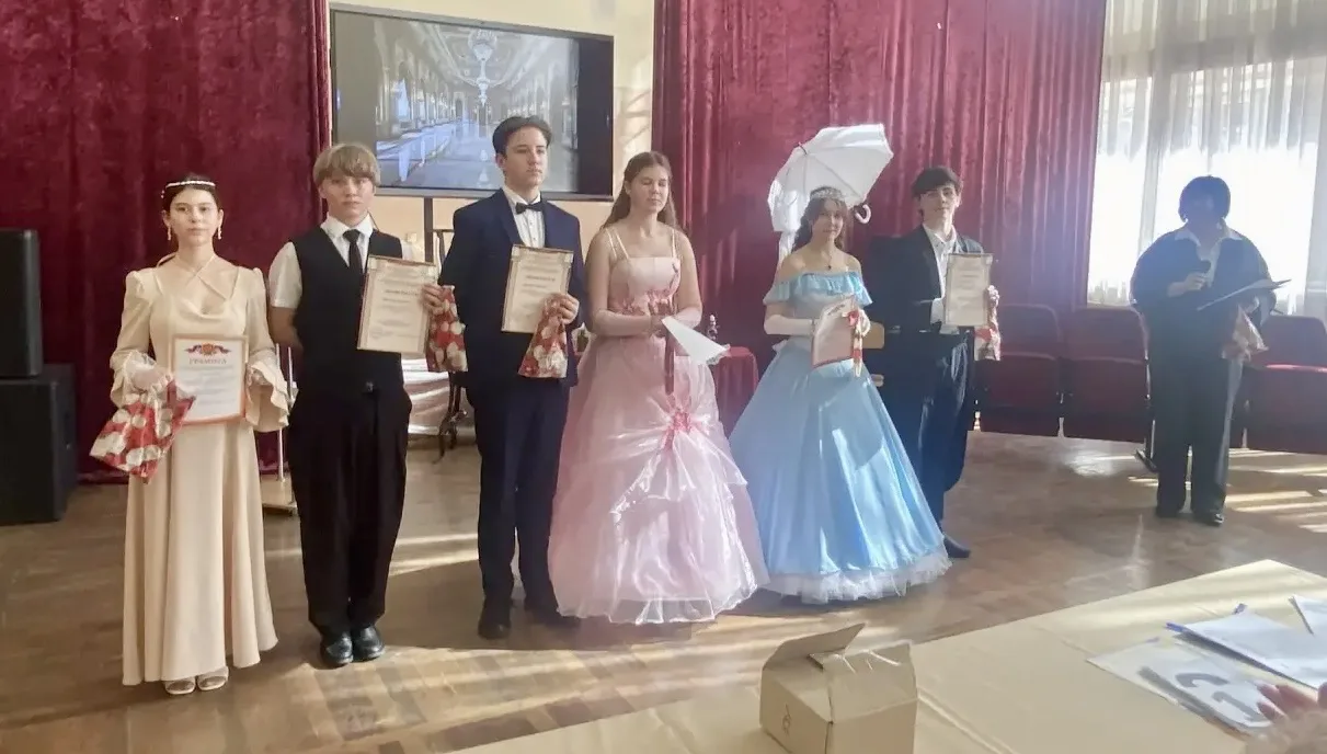 «Пушкинская красавица»📜  📌В рамках Пушкинской декады в школе прошел литературно-музыкальный конкурс 
