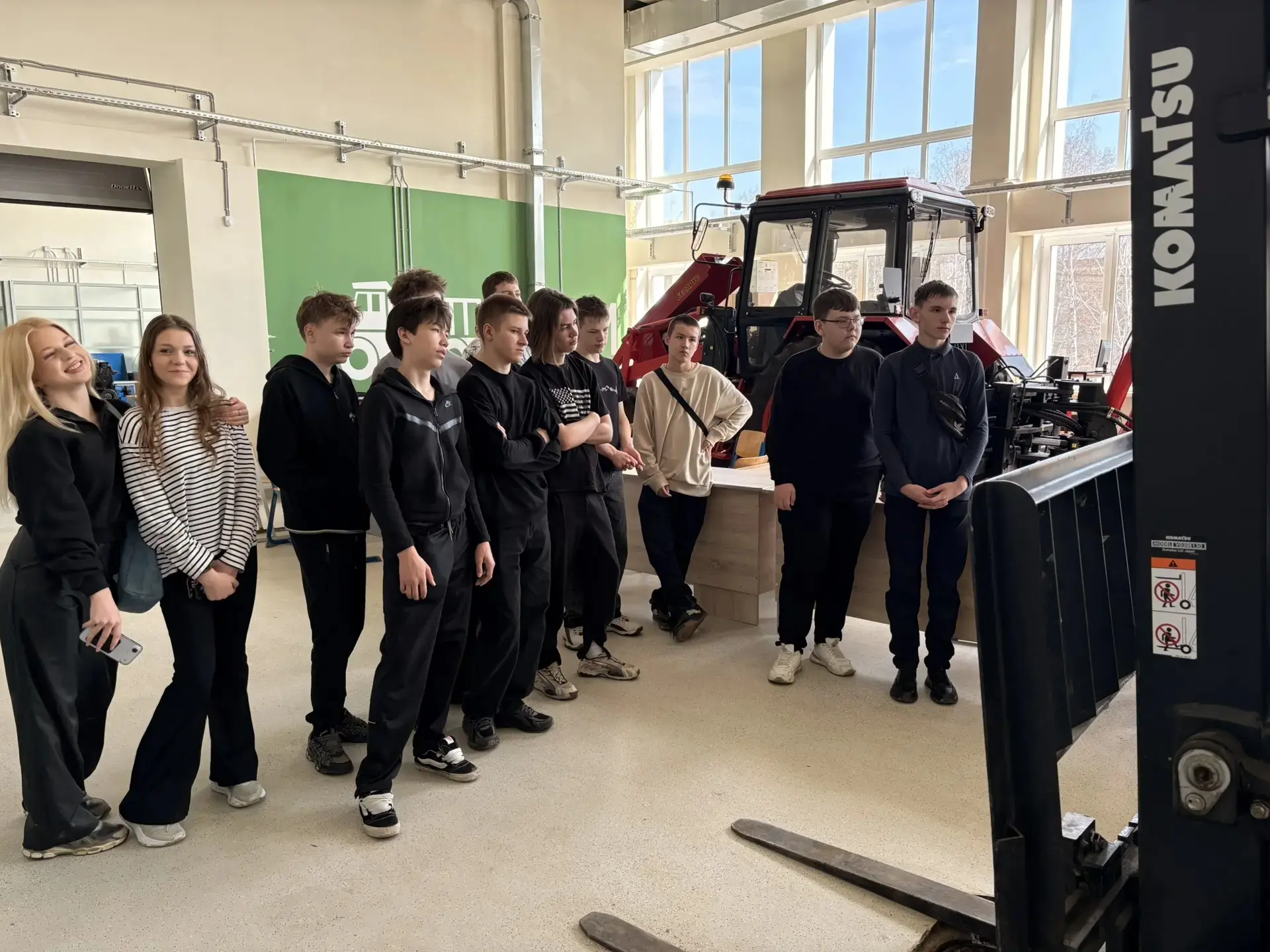 3 апреля в рамках внеурочной профориентационной деятельности "Билет в будущее" учащиеся 8ых классов 