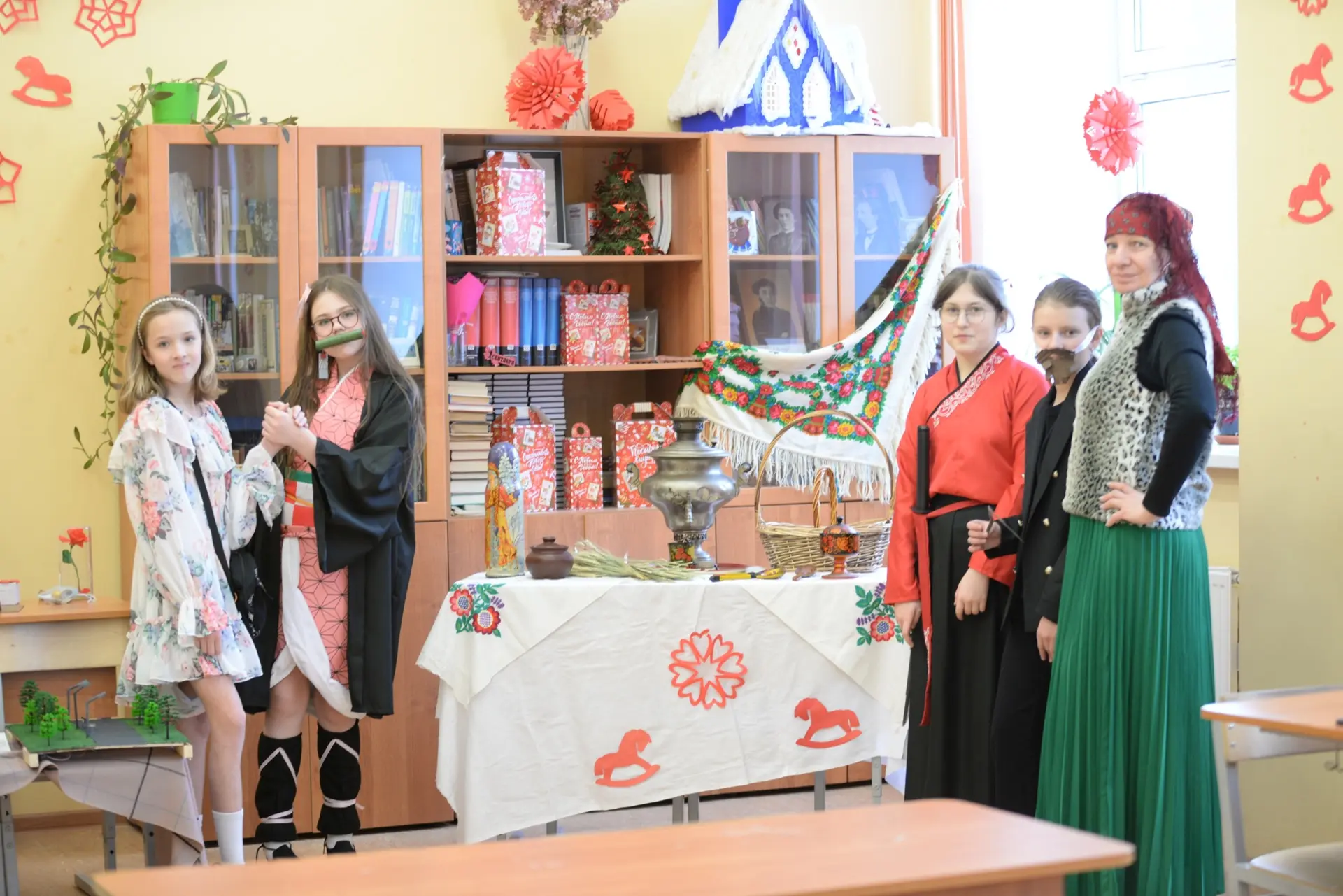 📅  21 февраля отмечается Международный день родного языка!    📚🎭 Как школа №110 отмечает Международн