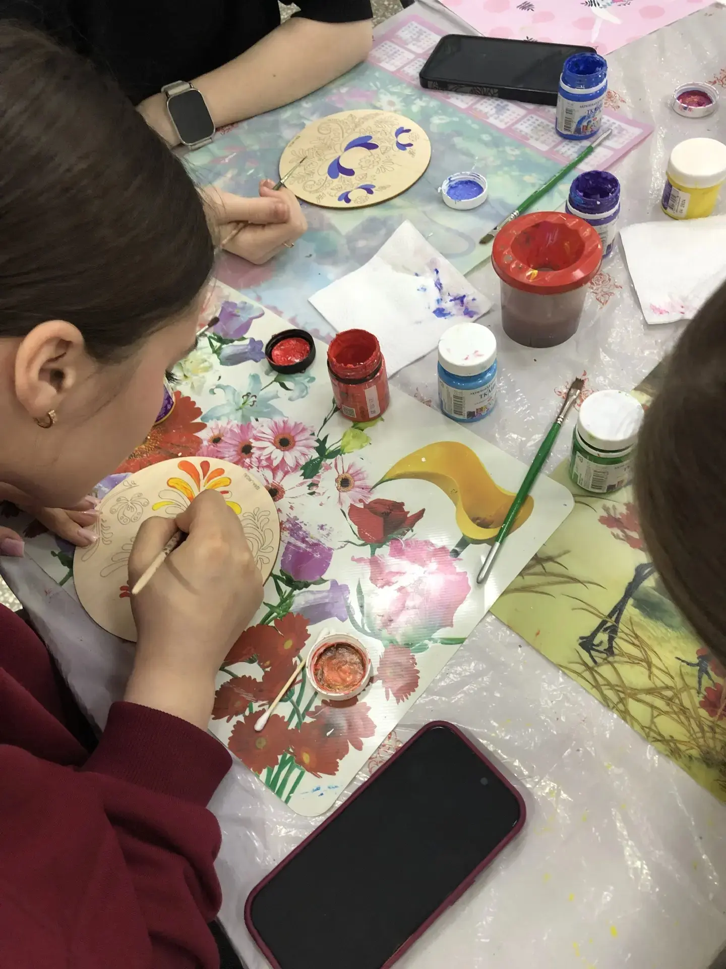 🎨 Студенты АмИЖТ, проживающие в общежитии вместе с воспитателем Мазаровой Н.Ю. с восторгом посетили 