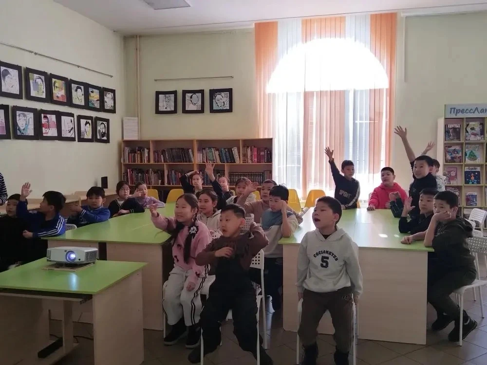 ⭐️В преддверии Сагаалгана учащиеся 3а, 4а, 4 б классов посетили  Детскую  библиотеку имени Б. Абидуе