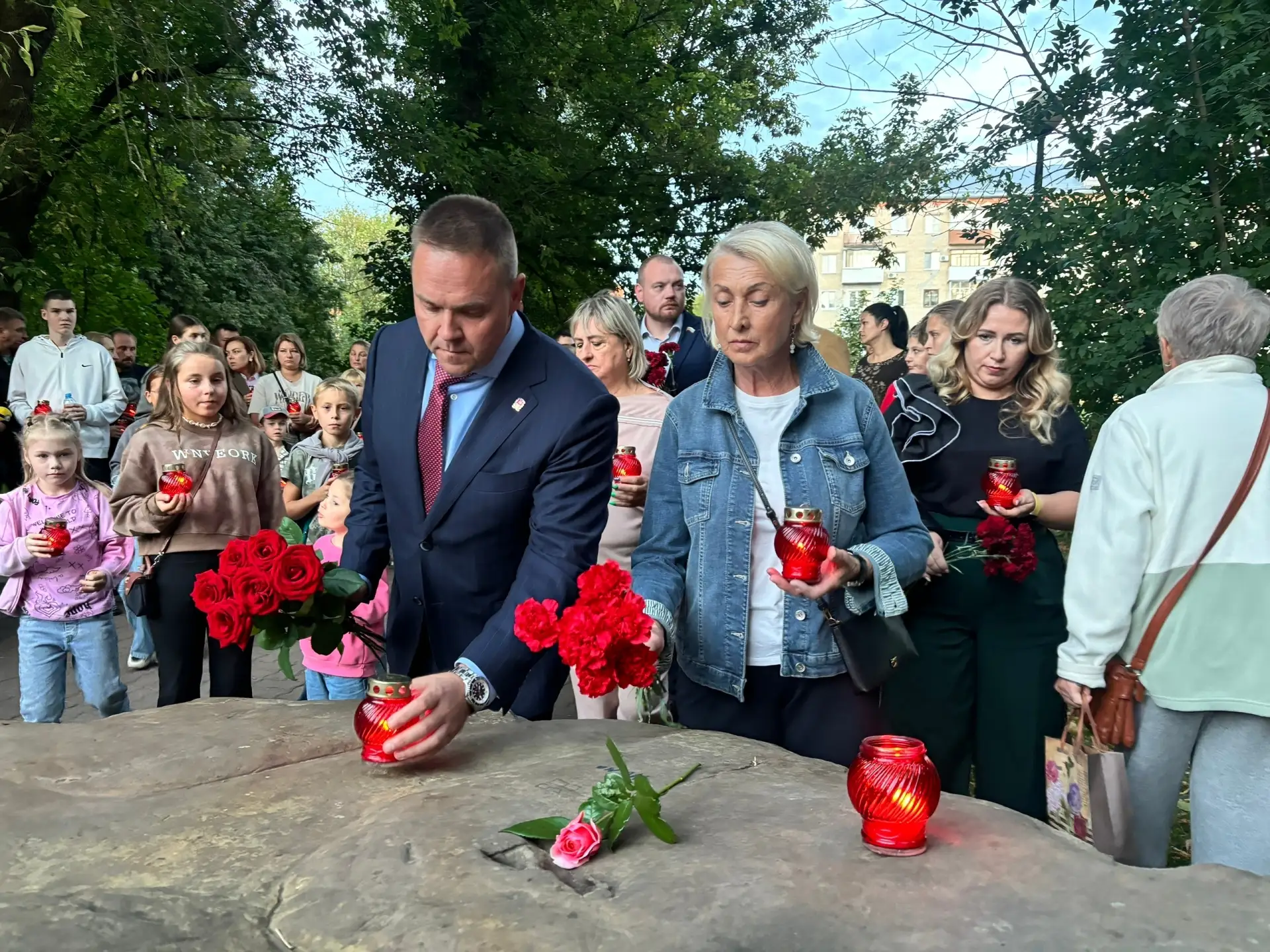 3 сентября в Новомосковске почтили память жертв трагедии в Беслане.