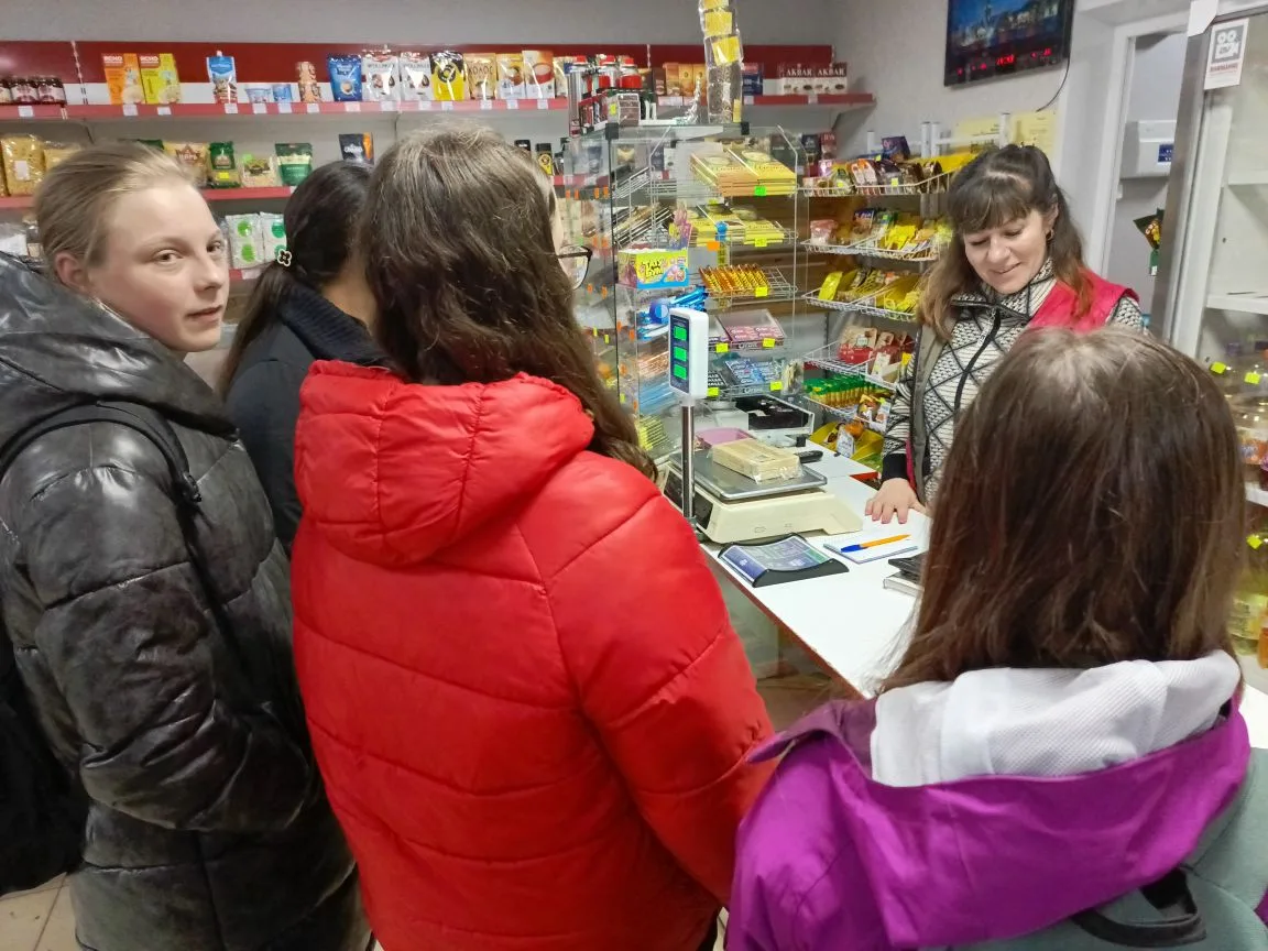Неделя без турникетов: обучающиеся посетили магазин! 🛒
🌟 В рамках нашей недели без турникетов, наш