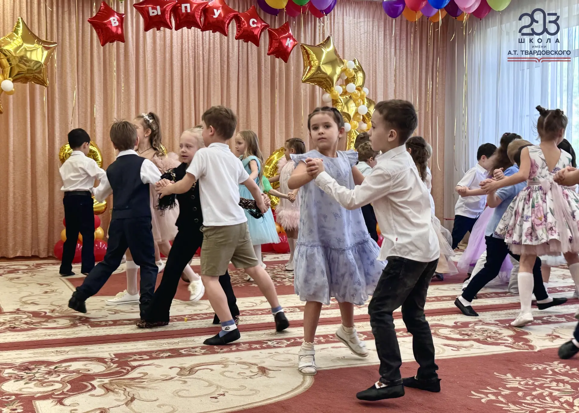 Выпускной бал 🎉🎉🎉🎉🎉🎉  🥳Выпускной бал в детском саду - это поистине волшебное событие, полное эмоций 