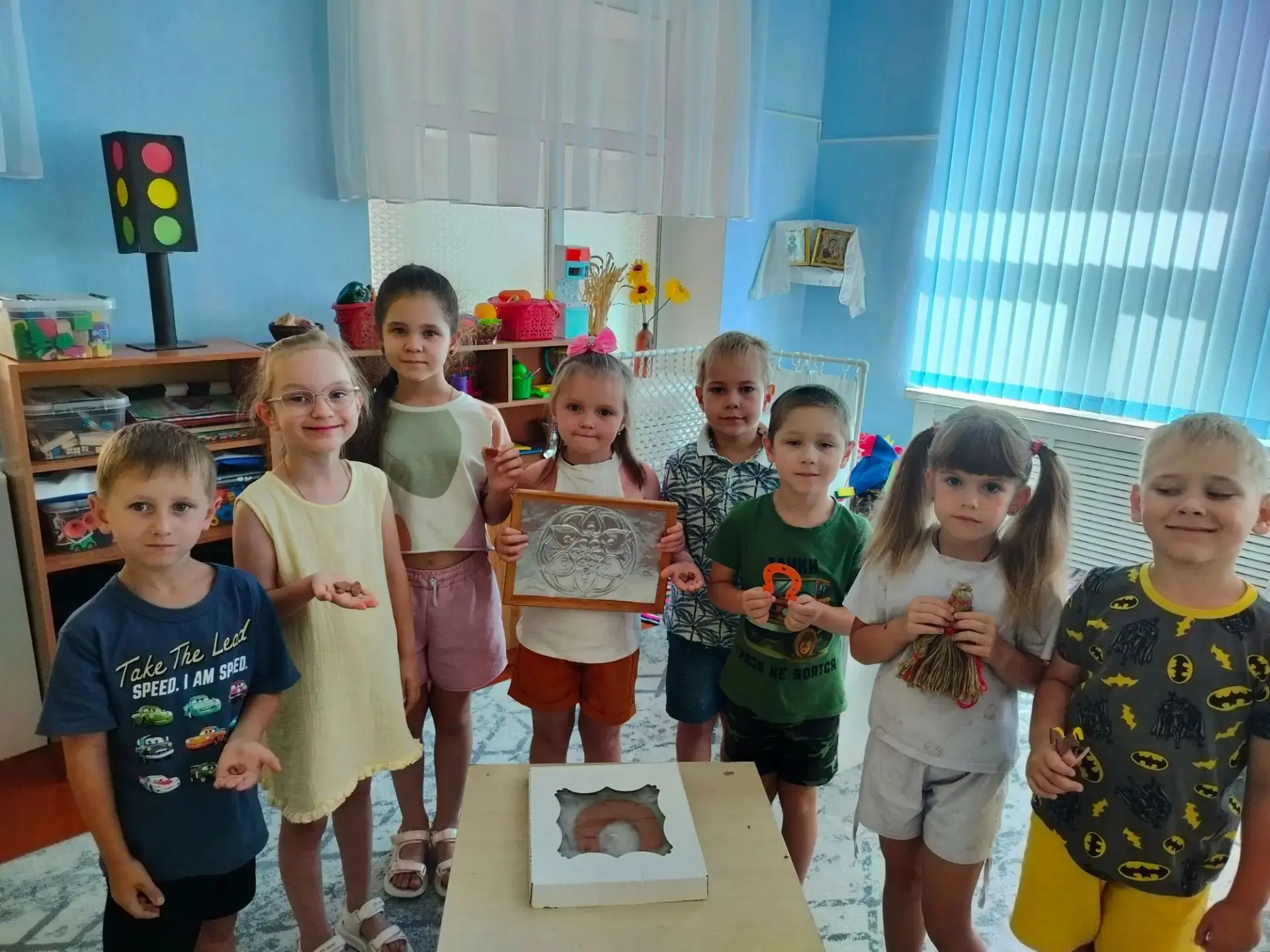 Ребята - казачата МАДОУ № 31 группы  "Подсолнушки " ст. Ленинградской получили подарки - сувениры от