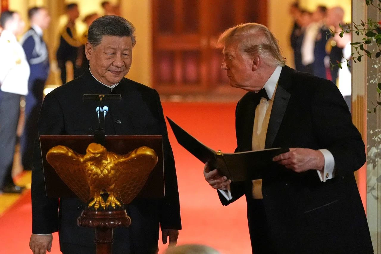 Трамп предложил Китаю закупать американское оружие.