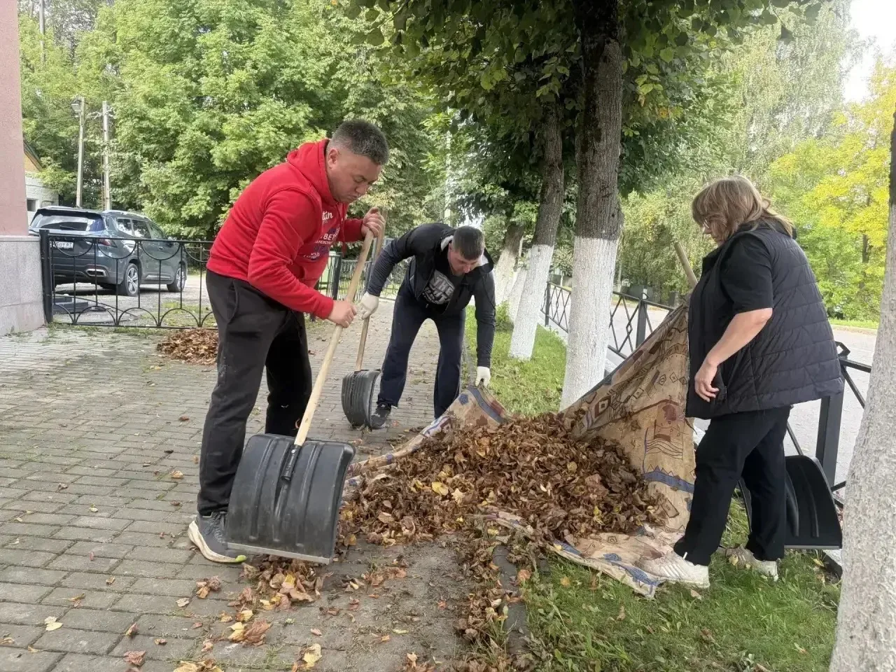 Спасибо каждому, кто сегодня нашёл время и вышел на субботник🤝